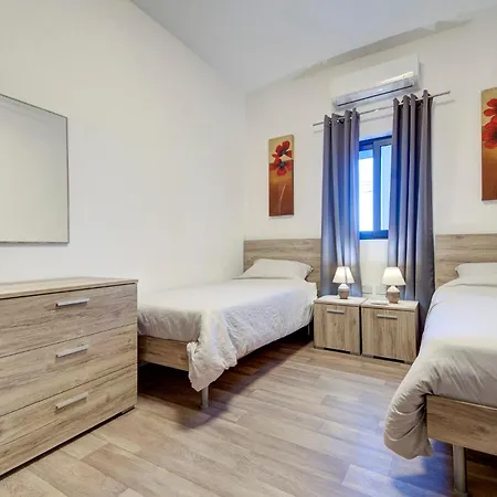 Διαμέρισμα Cosy 3br With Private Balcony In B'bugia *