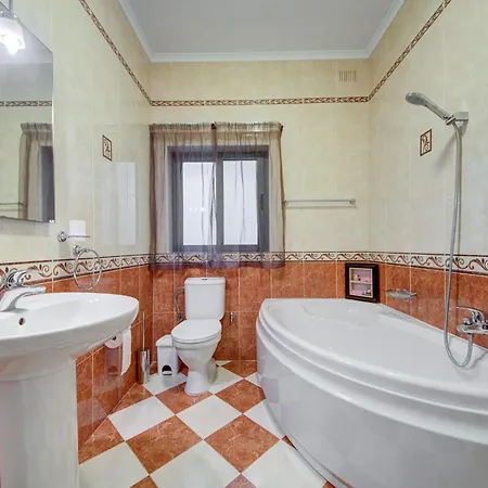 Cosy 3br With Private Balcony In B'bugia Apartment *