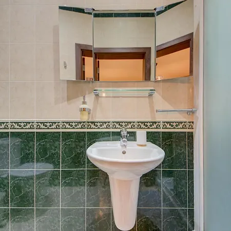 Διαμέρισμα Cosy 3br With Private Balcony In B'bugia *