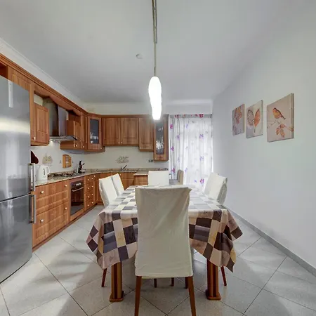 Cosy 3br With Private Balcony In B'bugia Apartment