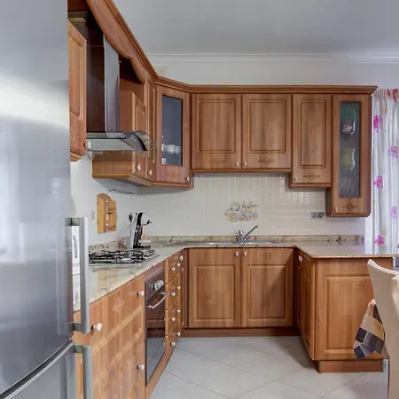 Apartment Cosy 3br With Private Balcony In B'bugia