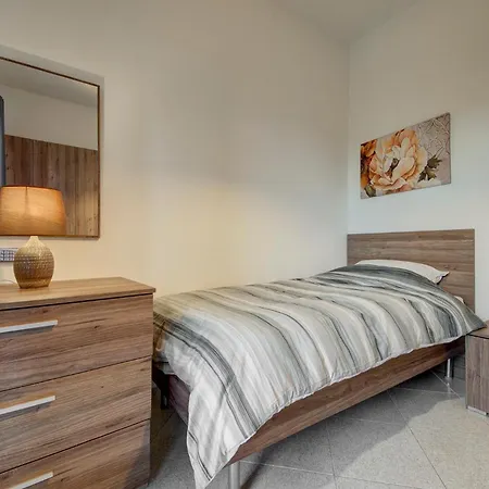 Cosy 3br With Private Balcony In B'bugia Lejlighed